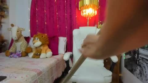 Nakary Bustamante online show from 11, 2, 2025