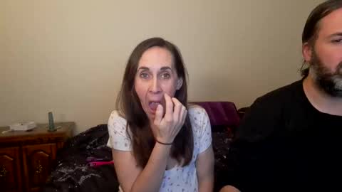 Snapshot of milfqueen831 chatting on 21, 12, 2024 Jessica and Roger online show from 21, 12, 2024