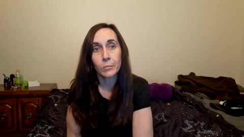 Snapshot of milfqueen831 chatting on 14, 1, 2025 Jessica and Roger online show from 14, 1, 2025