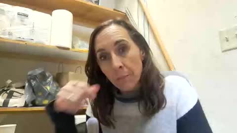 Snapshot of milfqueen831 chatting on 18, 2, 2025 Jessica and Roger online show from 18, 2, 2025