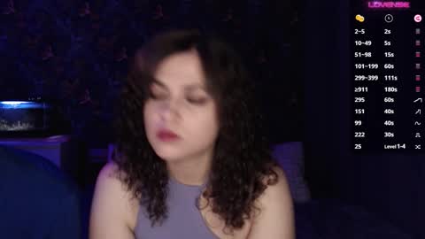 Stella and Neo online show from 4, 12, 2025