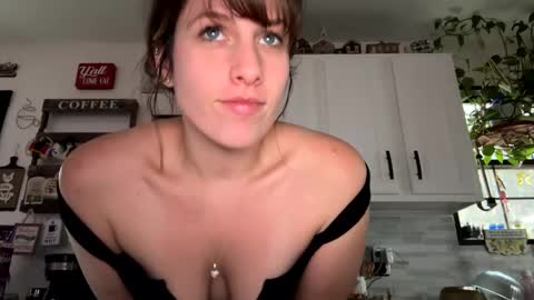 Milking Mommy online show from 9, 12, 2024