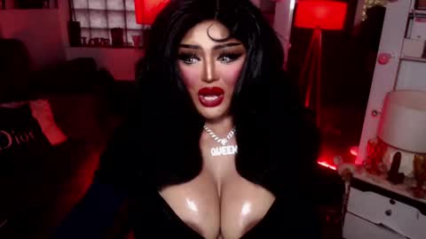 milkshakelavinia online show from 8, 1, 2025