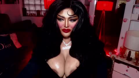 milkshakelavinia online show from 8, 1, 2025