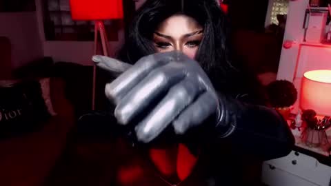 milkshakelavinia online show from 20, 1, 2025