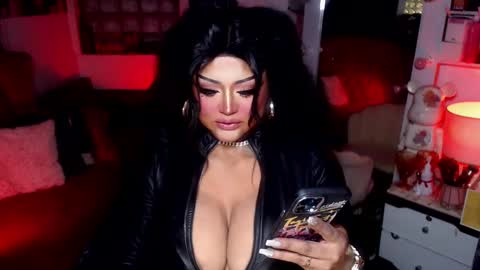 milkshakelavinia online show from 31, 1, 2025