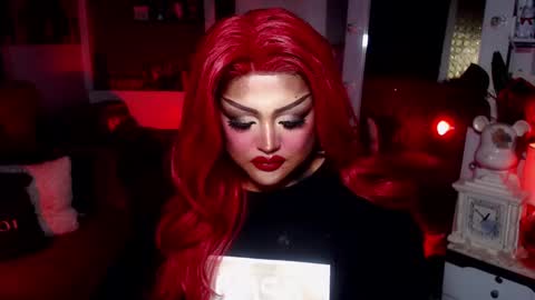 milkshakelavinia online show from 12, 2, 2025