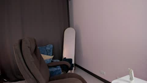 Snapshot of milky_jenny chatting on 19, 6, 2026 Eva online show from 19, 6, 2026