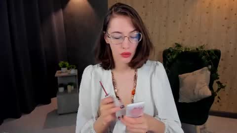 Snapshot of milky_jenny chatting on 31, 7, 2026 Eva online show from 31, 7, 2026