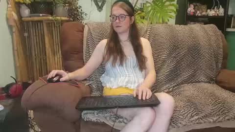 Peach Doll online show from 3, 1, 2025