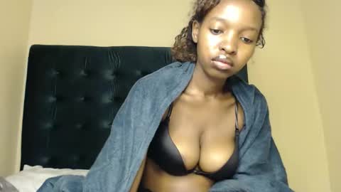 Snapshot of milla_armani chatting on 3, 3, 2026 milla_armani online show from 3, 3, 2026