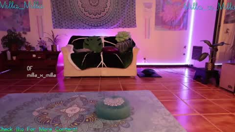 milla_milla online show from 8, 12, 2024