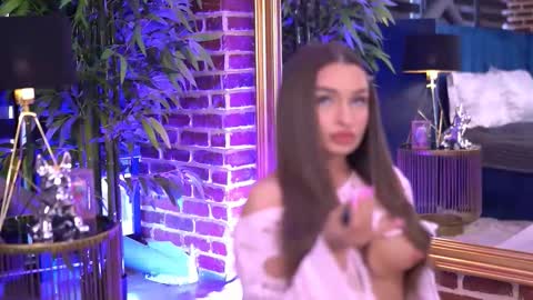 Snapshot of millaserene chatting on 1, 11, 2025 Milla online show from 1, 11, 2025