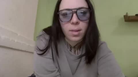 MillaSourety online show from 4, 2, 2026