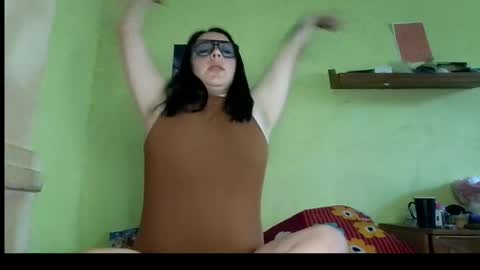 MillaSourretY online show from 9, 6, 2026