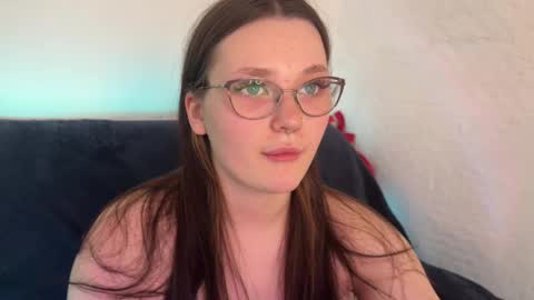 Snapshot of milliedoll chatting on 15, 9, 2025 Millie online show from 15, 9, 2025