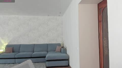 mili-kira online show from 21, 4, 2026