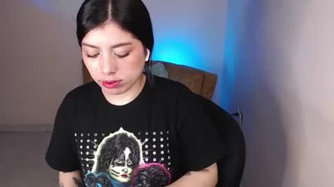 Snapshot of millyx_ chatting on 9, 7, 2026 Emily online show from 9, 7, 2026