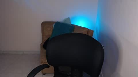 Snapshot of millyx_ chatting on 15, 7, 2026 Emily online show from 15, 7, 2026
