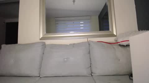 miloslove online show from 4, 3, 2025