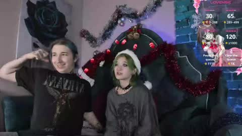 Snapshot of milten_trish chatting on 19, 12, 2024 milten_trish online show from 19, 12, 2024