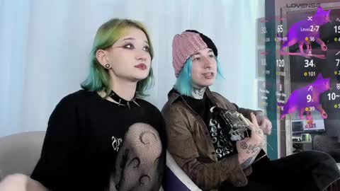 Snapshot of milten_trish chatting on 13, 1, 2025 milten_trish online show from 13, 1, 2025