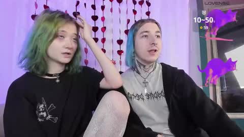 Snapshot of milten_trish chatting on 27, 2, 2025 milten_trish online show from 27, 2, 2025