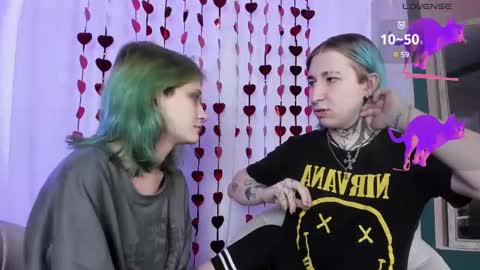 Snapshot of milten_trish chatting on 7, 3, 2025 milten_trish online show from 7, 3, 2025