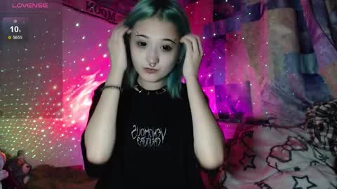 Snapshot of milten_trish chatting on 29, 9, 2025 milten_trish online show from 29, 9, 2025