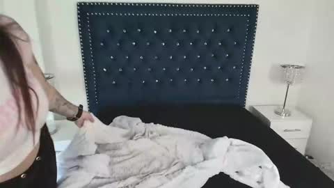 Milu ballmer  online show from 16, 9, 2025