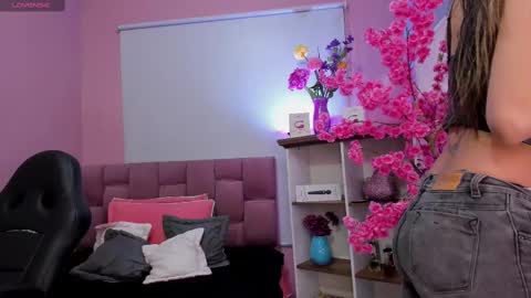 Snapshot of milu_beluci chatting on 26, 9, 2025 Milu Belucci online show from 26, 9, 2025