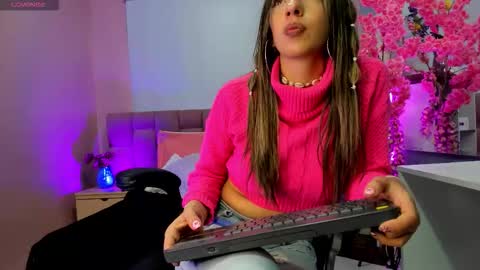 Snapshot of milu_beluci chatting on 1, 10, 2025 Milu Belucci online show from 1, 10, 2025