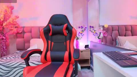 Snapshot of milu_beluci chatting on 4, 2, 2026 Milu Belucci online show from 4, 2, 2026