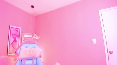 milu_carbajal_x online show from 25, 3, 2026