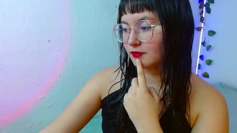 Snapshot of mily_baker chatting on 13, 2, 2025 mily_baker online show from 13, 2, 2025