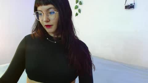 Snapshot of mily_baker chatting on 28, 2, 2025 mily_baker online show from 28, 2, 2025