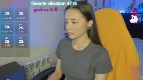 Snapshot of milyamess chatting on 8, 2, 2025 Emily online show from 8, 2, 2025