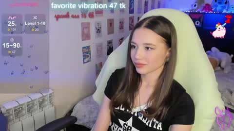 Snapshot of milyamess chatting on 21, 2, 2025 Emily online show from 21, 2, 2025