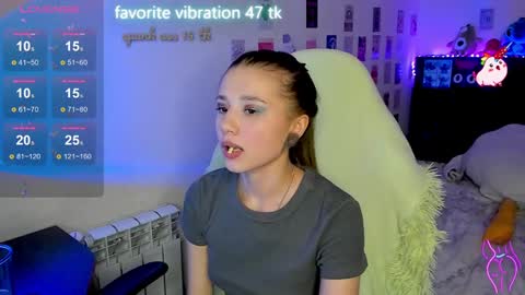 Snapshot of milyamess chatting on 25, 2, 2025 Emily online show from 25, 2, 2025