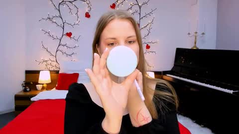 Kelly online show from 7, 3, 2025