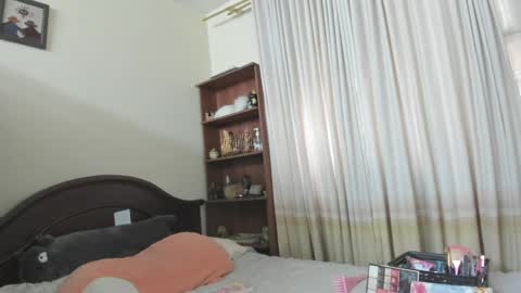 Snapshot of minefoxy2 chatting on 31, 3, 2026 Amber online show from 31, 3, 2026