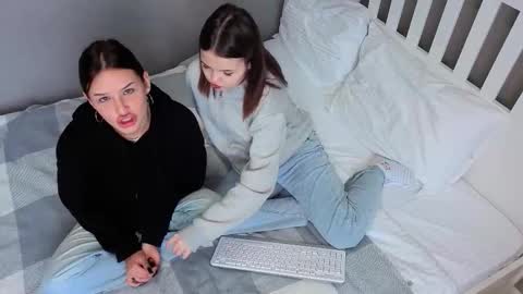 KarinaLeila online show from 30, 9, 2025