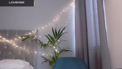   Mini Mila Kunis ft Ashton Katchero. Follow me to stay in touch  online show from 27, 11, 2025