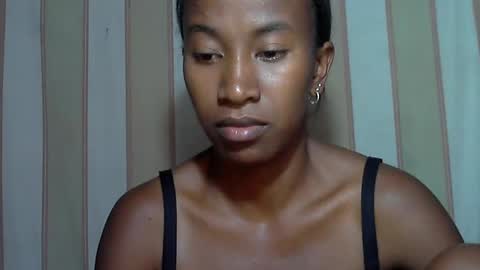 minouch211907 online show from 20, 2, 2025