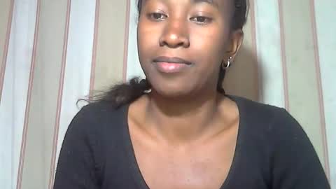 minouch211907 online show from 10, 9, 2025