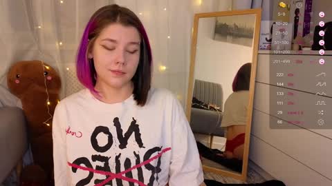 Snapshot of mirafalls chatting on 28, 12, 2024 Mira online show from 28, 12, 2024