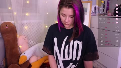 Snapshot of mirafalls chatting on 8, 1, 2025 Mira online show from 8, 1, 2025