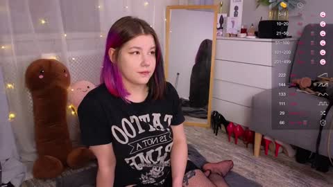 Snapshot of mirafalls chatting on 4, 2, 2025 Mira online show from 4, 2, 2025