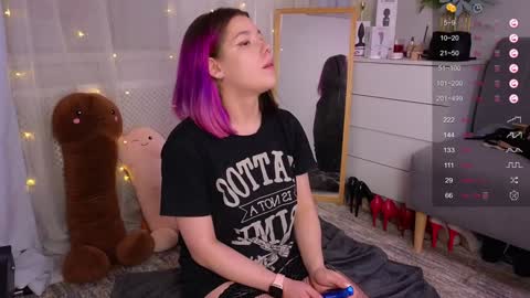 Snapshot of mirafalls chatting on 4, 2, 2025 Mira online show from 4, 2, 2025