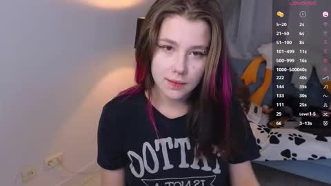 Snapshot of mirafalls chatting on 9, 10, 2025 Mira online show from 9, 10, 2025